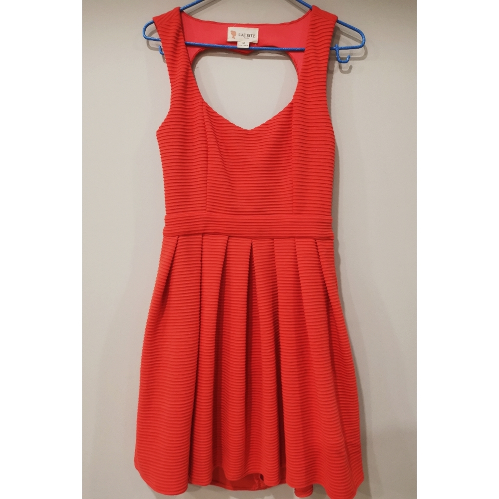 L'ATISTE | Coral Back Cut-out Dress
